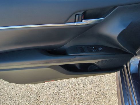 Used 2024 Toyota Camry SE image 20