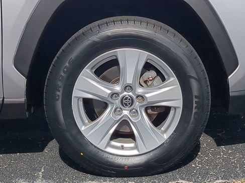 Used 2019 Toyota RAV4 XLE w/ Convenience Package image 11