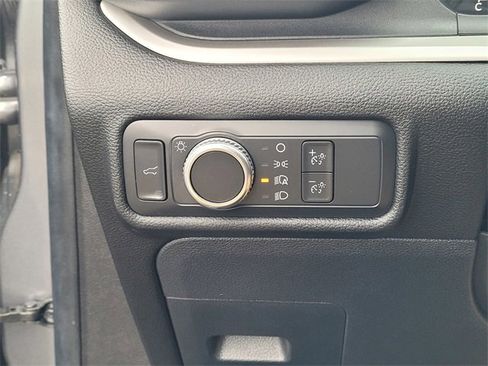 Used 2022 Ford Explorer XLT image 26