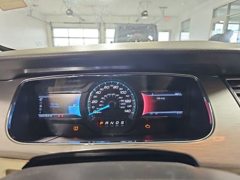Used 2013 Ford Taurus SEL image 25