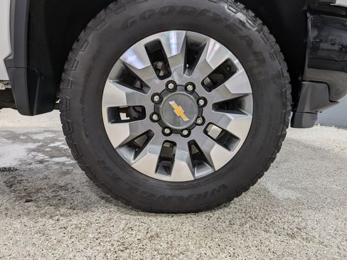 Used 2022 Chevrolet Silverado 2500 Custom image 14