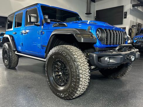 Used 2024 Jeep Wrangler Unlimited Sport image 2