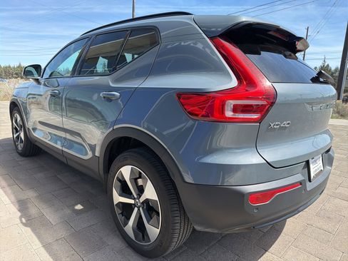Used 2023 Volvo XC40 B5 Plus w/ Protection Package Premier image 5