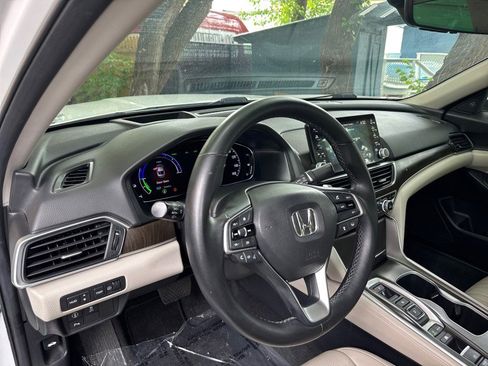 Used 2019 Honda Accord Touring image 16