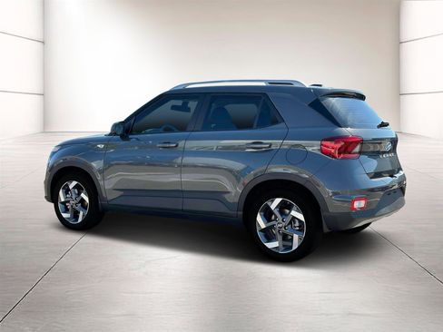 New 2025 Hyundai Venue SEL image 4