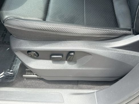 Certified 2023 Volkswagen Atlas Cross Sport SE FWD image 17
