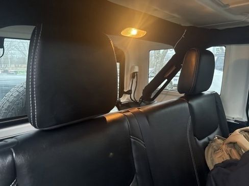 Used 2017 Jeep Wrangler Unlimited Sahara w/ Connectivity Group image 11