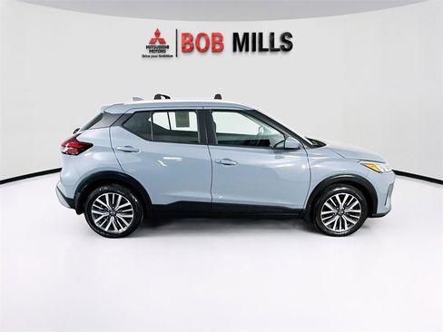 Used 2023 Nissan Kicks SV image 8
