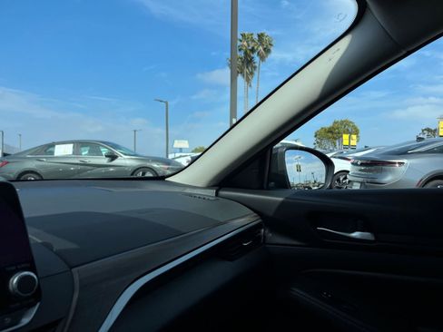 Used 2025 Nissan Altima 2.5 SV image 36