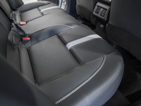 Used 2025 Toyota Camry SE image 30