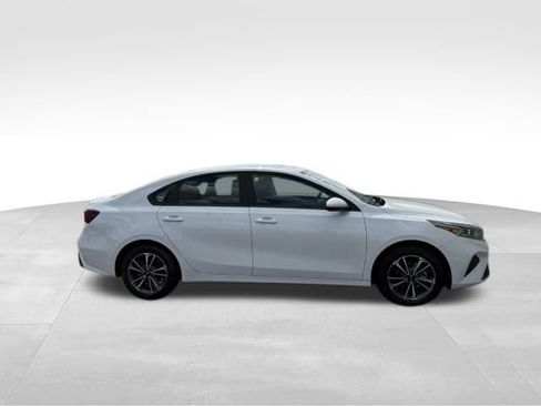 Used 2023 Kia Forte LXS FWD image 4