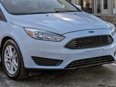 Used 2017 Ford Focus SE w/ Cold Weather Package image 11