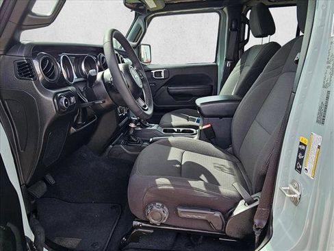 Used 2023 Jeep Wrangler Unlimited Sport image 15