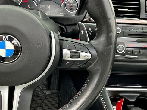 Used 2015 BMW M4 Convertible image 21