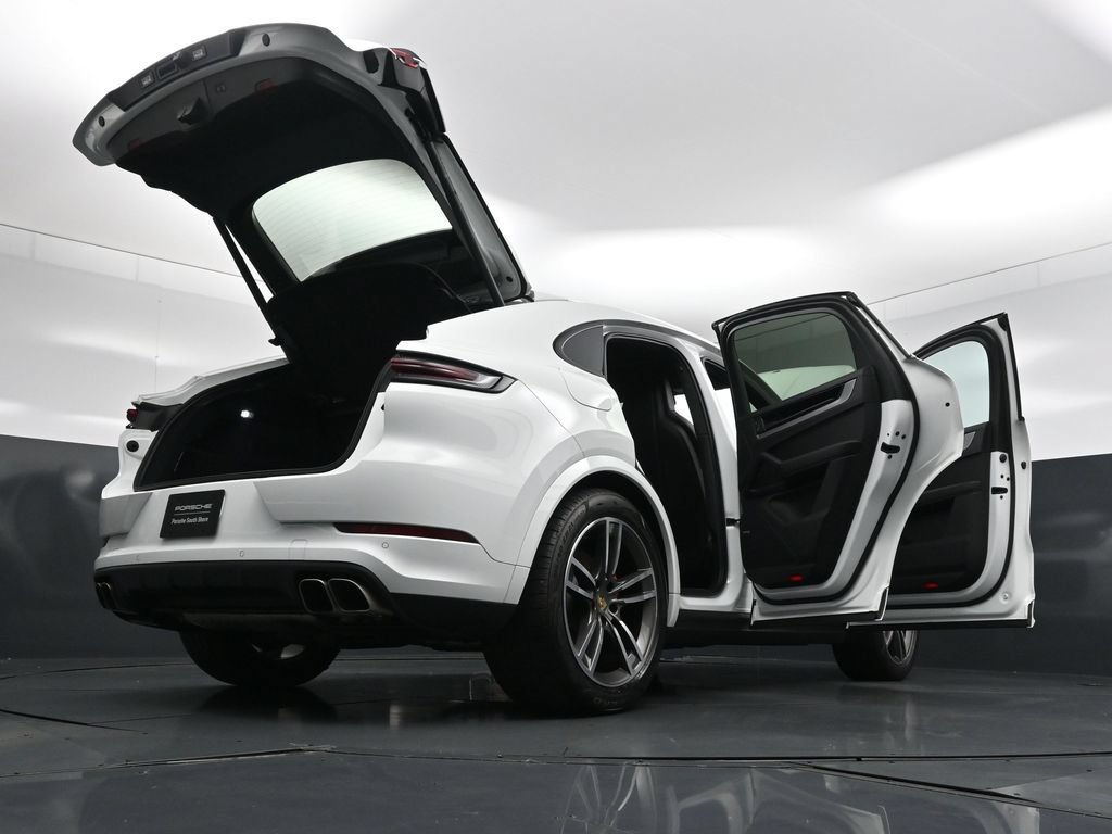Used 2024 Porsche Cayenne Turbo AWD/4WD image 35