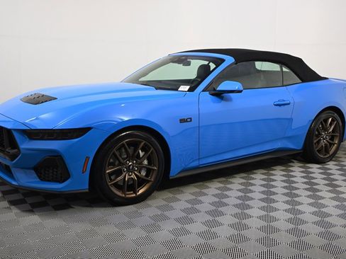 Used 2025 Ford Mustang GT Premium RWD image 2