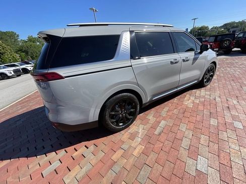 Used 2024 Kia Carnival SX FWD image 35