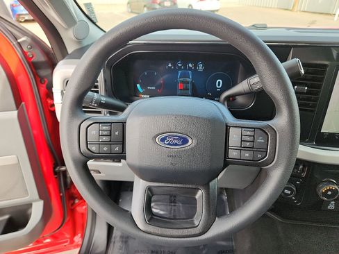 New 2026 Ford F250 XLT w/ XLT Premium Package AWD/4WD image 18