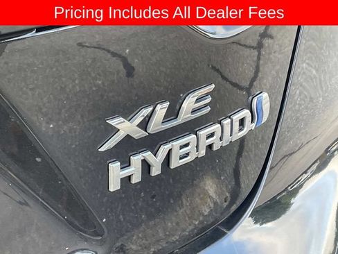Used 2023 Toyota Corolla XLE FWD image 8