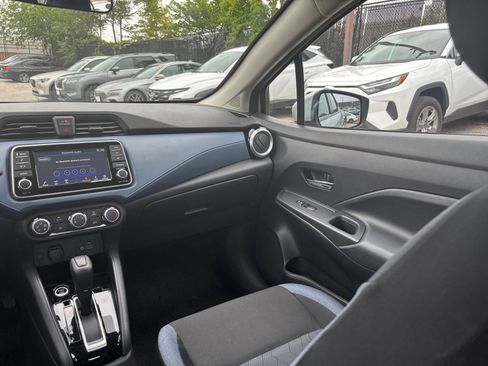 Used 2025 Nissan Versa SV FWD image 30
