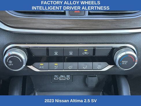 Used 2023 Nissan Altima 2.5 SV image 5