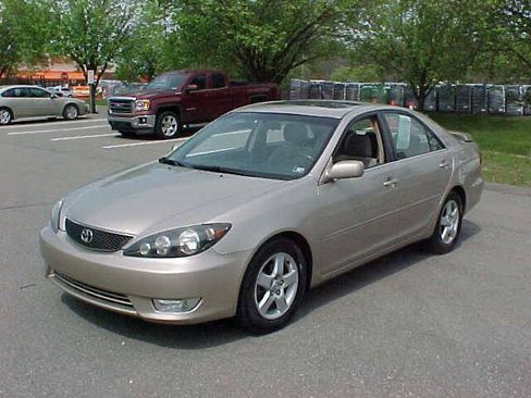 Used 2006 Toyota Camry SE FWD image 4