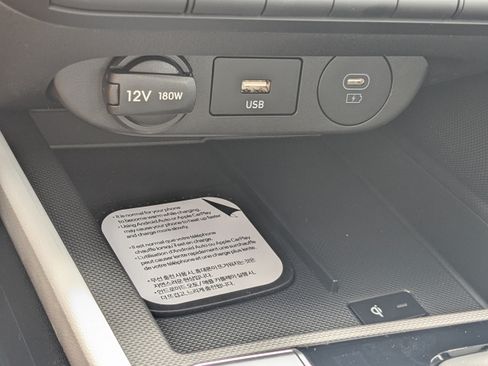 New 2026 Hyundai Elantra Limited FWD image 23