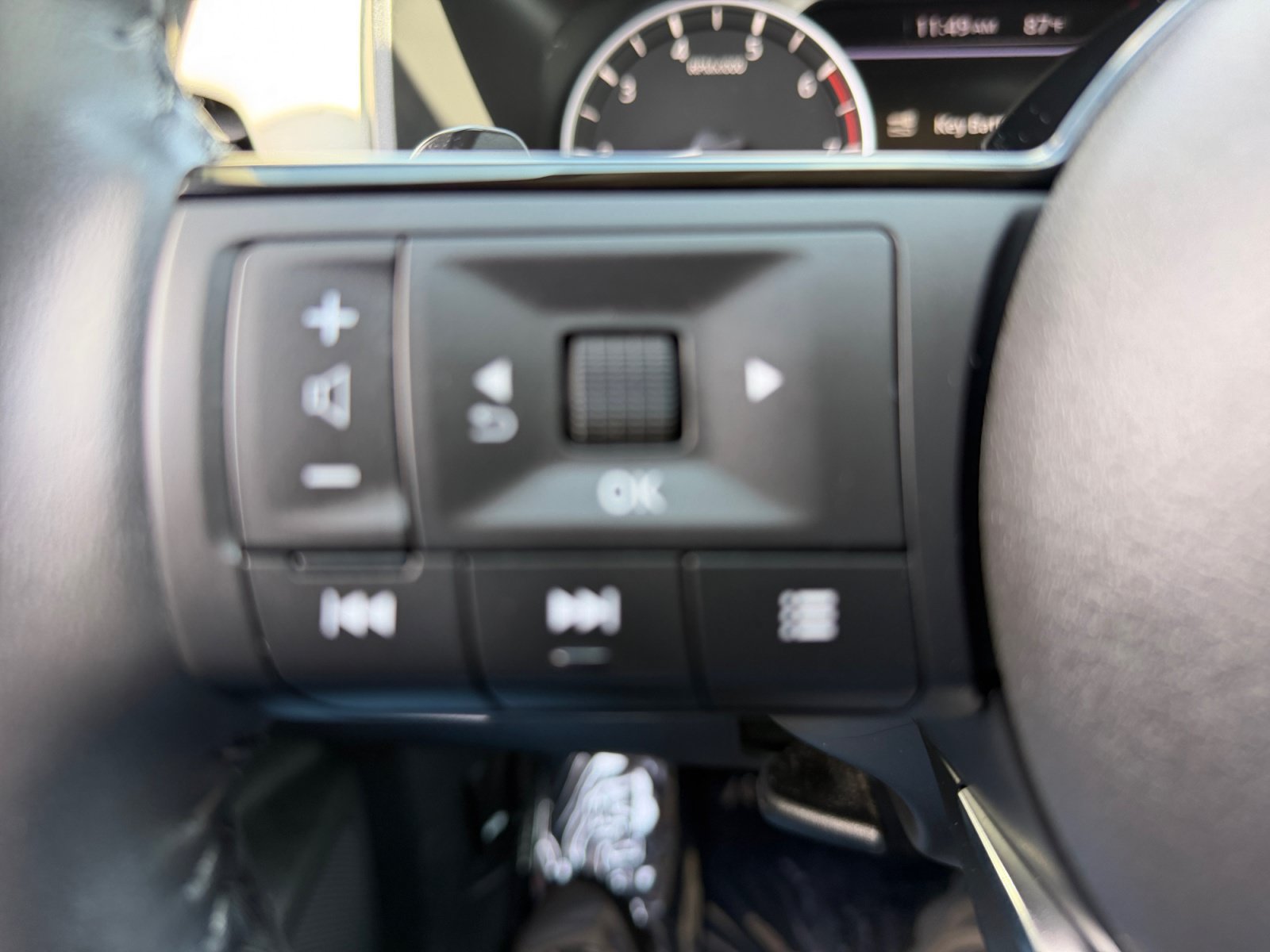Used 2023 Nissan Rogue SL AWD/4WD image 22