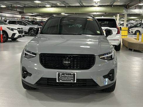 Used 2026 Volvo XC40 B5 Ultra w/ Climate Package AWD/4WD image 2
