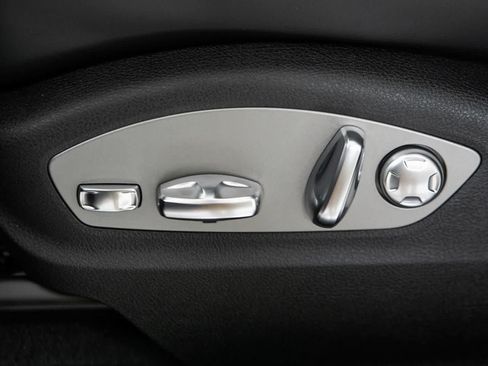 New 2026 Porsche Macan AWD/4WD image 23