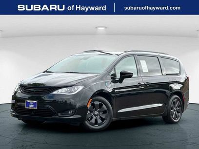 Used 2019 Chrysler Pacifica Limited w/ Advanced Safetytec Group