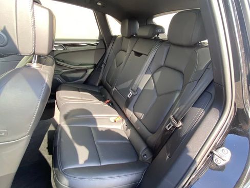 Used 2023 Porsche Macan AWD/4WD image 10