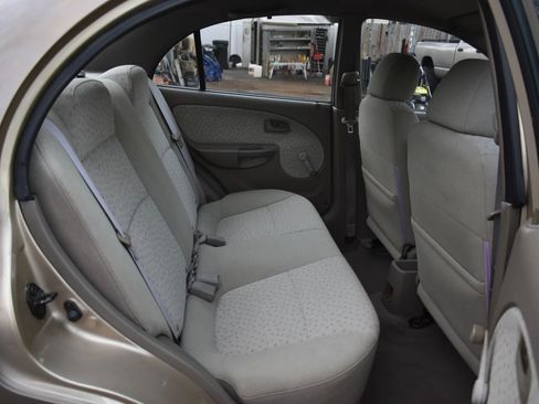 Used 2005 Kia Rio Sedan image 13