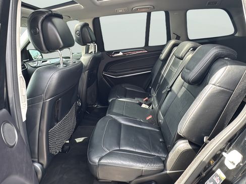 Used 2017 Mercedes-Benz GLS 550 4MATIC image 32
