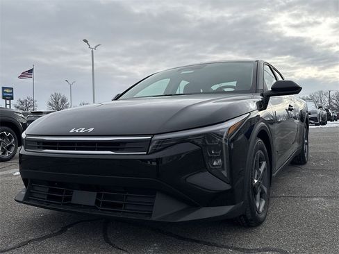 New 2025 Kia K4 LXS image 4