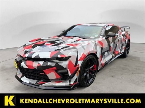 Used 2018 Chevrolet Camaro SS image 1