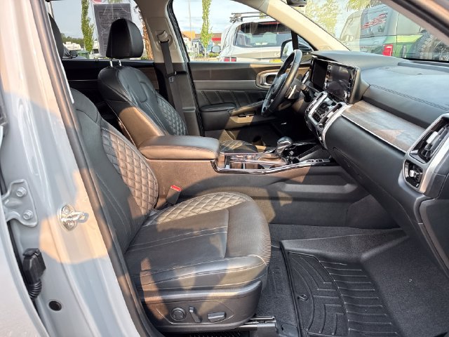 Used 2023 Kia Sorento SX Prestige AWD/4WD image 9