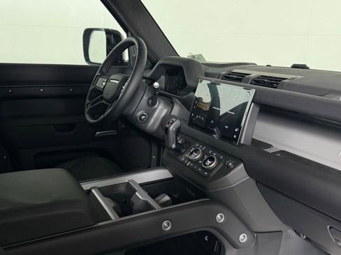 New 2025 Land Rover Defender 110 X image 19