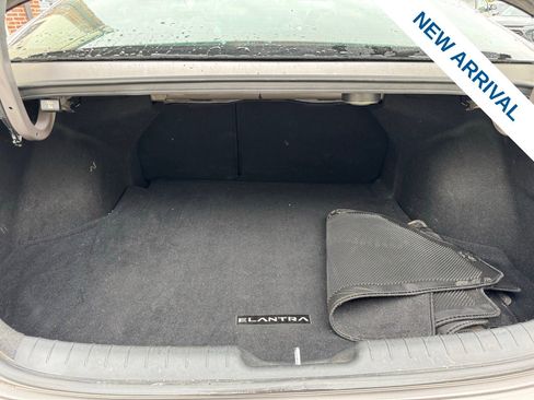 Used 2021 Hyundai Elantra SEL w/ Convenience + Premium Package FWD image 13