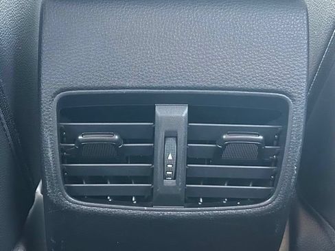 Certified 2024 Toyota Corolla Cross XLE FWD image 17