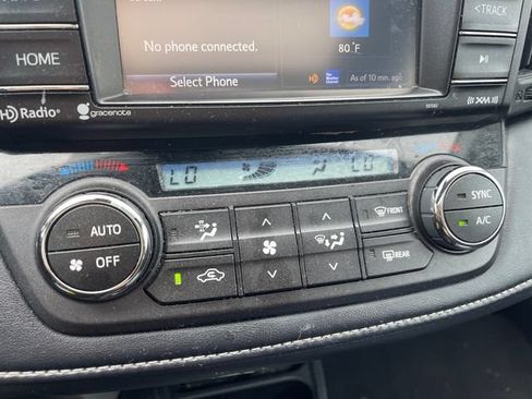 Used 2018 Toyota RAV4 XLE w/ Plus Extra Value Package FWD image 19