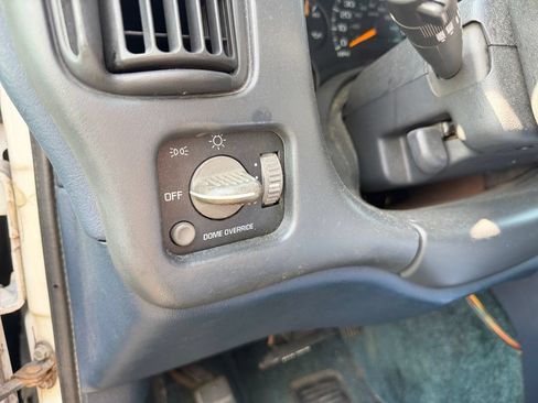 Used 1999 GMC Savana 1500 RWD image 9