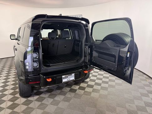 Used 2023 Land Rover Defender 110 X AWD/4WD image 10