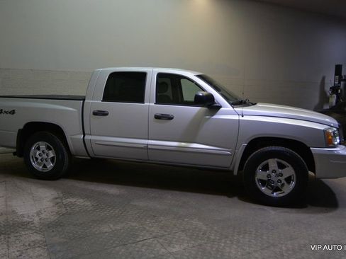 Used 2005 Dodge Dakota SLT image 29