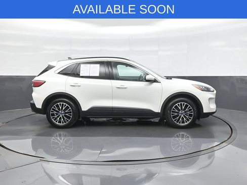 Used 2022 Ford Escape SEL w/ Technology Package FWD image 8
