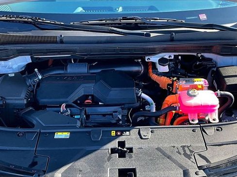 Certified 2025 Kia Carnival SX image 9