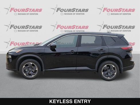 Used 2024 Nissan Rogue SV image 8