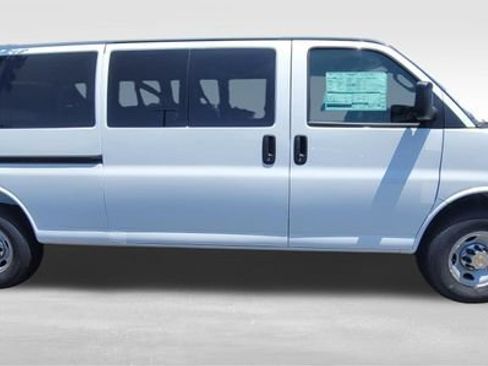 New 2026 Chevrolet Express 3500 LT w/ LT Preferred Equipment Group RWD image 6
