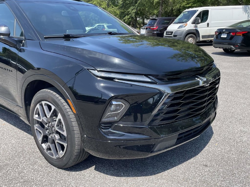 Used 2025 Chevrolet Blazer RS FWD image 9