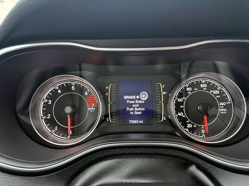 Used 2020 Jeep Cherokee Latitude Plus AWD/4WD image 24